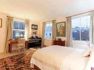 Attractive Chelsea apartment sleeps 4 - Photo 7