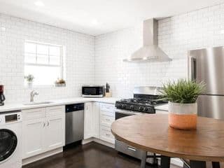 Stylish OneBedroom in Popular Virginia Highland - Photo 14