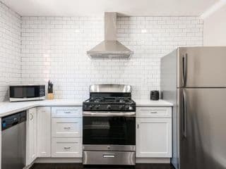 Stylish OneBedroom in Popular Virginia Highland - Photo 16