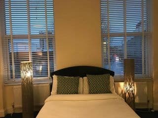 City Chic - King's Cross Apartments - Photo 3