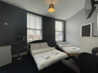City Chic - King's Cross Apartments - Photo 10