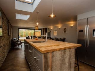 5 Bedroom House in East London - Photo 2