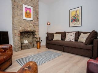 5 Bedroom House in East London - Photo 15