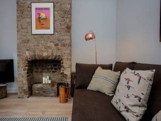 5 Bedroom House in East London - Photo 16