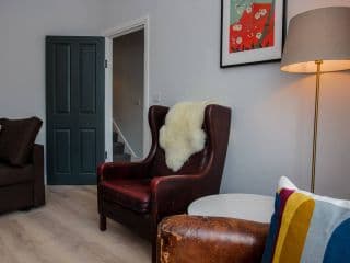 5 Bedroom House in East London - Photo 17