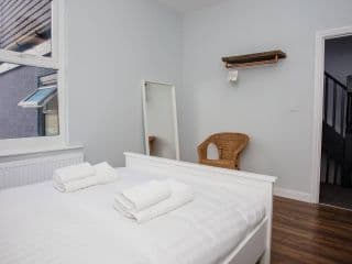 5 Bedroom House in East London - Photo 19