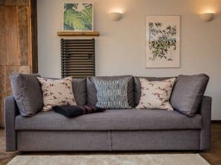 5 Bedroom House in East London - Photo 4