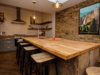 5 Bedroom House in East London - Photo 8
