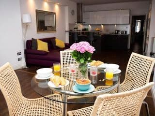 Apt 1, Trafalgar Square (1st Floor) - Photo 5