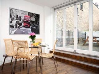 Apt 1, Trafalgar Square (1st Floor) - Photo 8