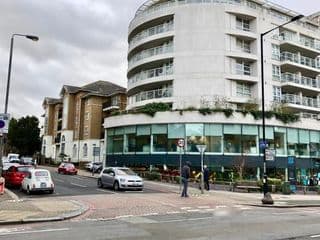 Central apartment 5 mins Putney tube station - Photo 17