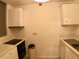 Central apartment 5 mins Putney tube station - Photo 10