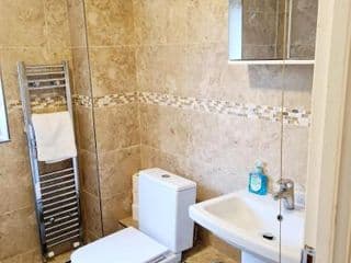 PREMIER LUXURY 3bed Hse at London ExCEL Free Parking WIFI Sleeps 6 - Photo 3