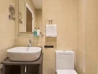 OYO Townhouse 30 Sussex Hotel - Photo 14