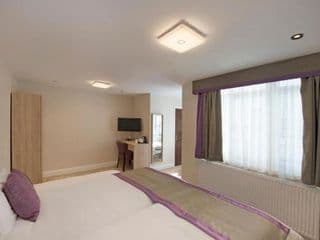 OYO Townhouse 30 Sussex Hotel - Photo 5