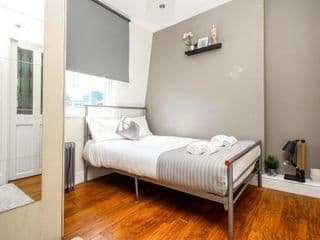 City view flat @ Liverpool st. - Photo 16