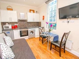 City view flat @ Liverpool st. - Photo 20