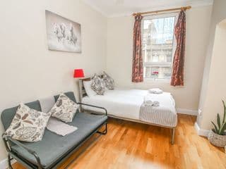 City view flat @ Liverpool st. - Photo 6