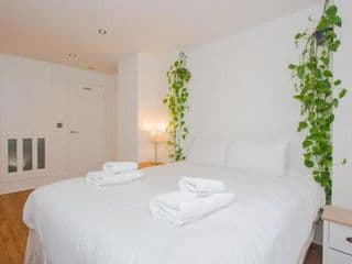 Trendy East London Apartment near Shoreditch - Photo 12