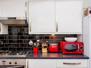 Trendy East London Apartment near Shoreditch - Photo 17