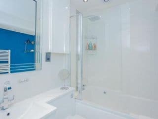 Trendy East London Apartment near Shoreditch - Photo 5