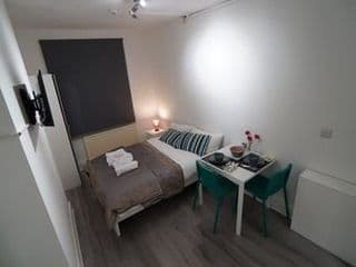 London Queens Apartments - Photo 21