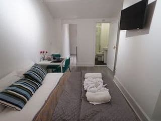 London Queens Apartments - Photo 23