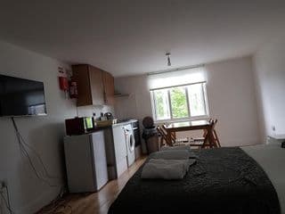 London Queens Apartments - Photo 5