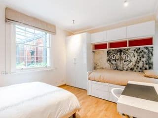 Garden Apartment in Central London - Photo 17