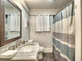 Relaxing, Comfortable, Private Bedroom - Photo 11