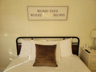 Relaxing, Comfortable, Private Bedroom - Photo 8