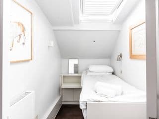 The Colouring Book Apartment - Photo 17