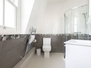 The Soho Loft - Elegant & Modern 1BDR - Photo 18
