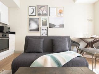 The Soho Loft - Elegant & Modern 1BDR - Photo 7