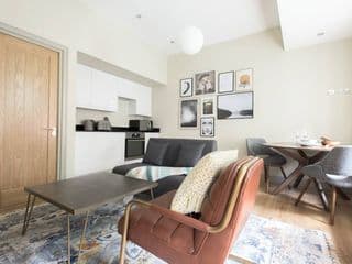 The Soho Loft - Elegant & Modern 1BDR - Photo 8