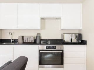 The Soho Loft - Elegant & Modern 1BDR - Photo 10