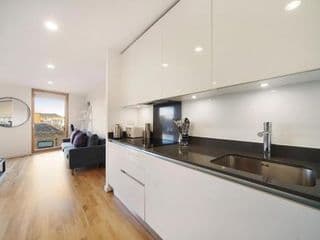 1 Bedroom Stylish Apartment near Regents Park FREE WIFI & AIRCON by City Stay London - Photo 15