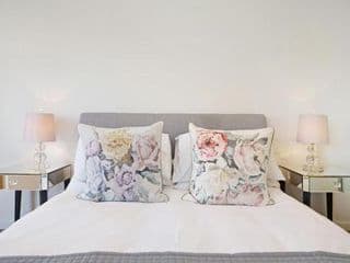 1 Bedroom Stylish Apartment near Regents Park FREE WIFI & AIRCON by City Stay London - Photo 3