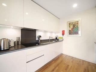 1 Bedroom Stylish Apartment near Regents Park FREE WIFI & AIRCON by City Stay London - Photo 4