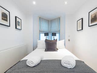Lovely 2 bedroom flat in Chelsea, sleeps 4 - Photo 11