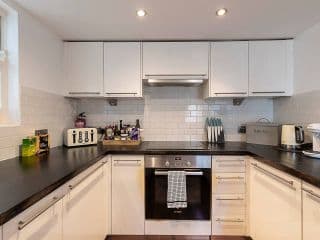 Lovely 2 bedroom flat in Chelsea, sleeps 4 - Photo 6