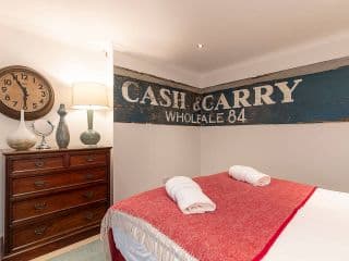 Lovely 2 bedroom flat in Chelsea, sleeps 4 - Photo 10