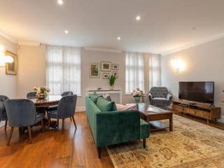 Beautiful 2 bed apt in the heart of Mayfair, close to Tube