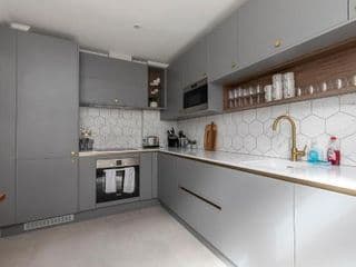 Beautiful 2 bed apt in the heart of Mayfair, close to Tube - Photo 11