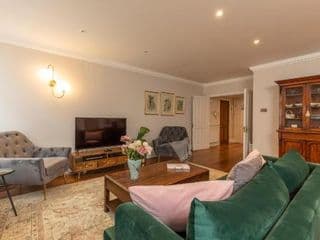 Beautiful 2 bed apt in the heart of Mayfair, close to Tube - Photo 6