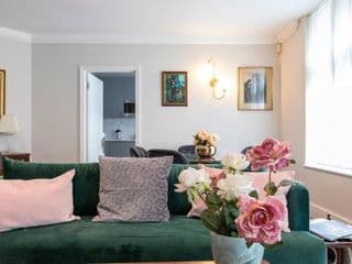Beautiful 2 bed apt in the heart of Mayfair, close to Tube - Photo 7
