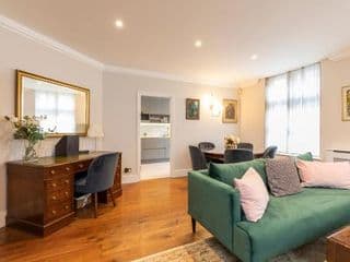 Beautiful 2 bed apt in the heart of Mayfair, close to Tube - Photo 8