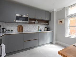 Beautiful 2 bed apt in the heart of Mayfair, close to Tube - Photo 10