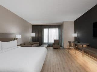 AC Hotel by Marriott Atlanta Midtown - Photo 7