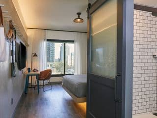 Moxy Atlanta Midtown - Photo 3